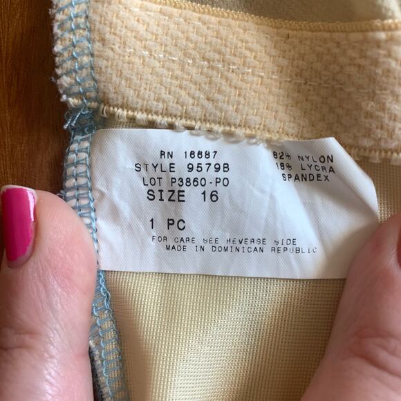 Vintage tropical print red hibiscus flower one piece swim suit Plus Size 16 - Picture 4 of 6